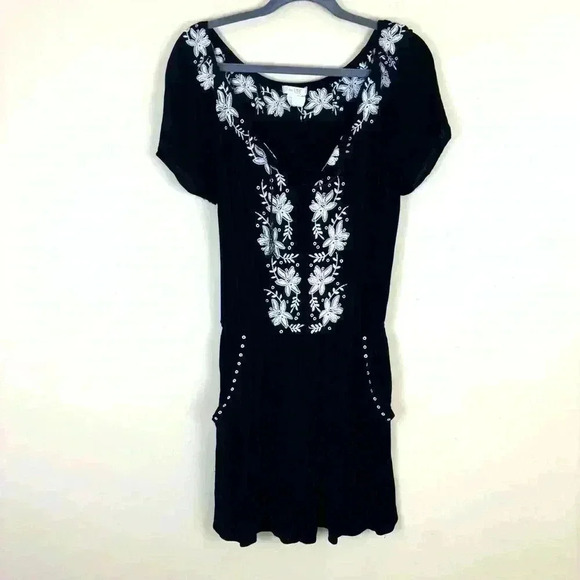Love Fire Black Rayon Embroider Boho Peasant Cinch Waist V-Neck Romper Size L - Picture 1 of 16